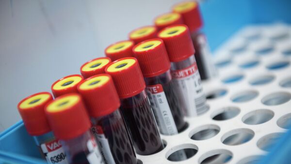 Пробирки с образцами крови для тестирования на коронавирус COVID-19 - Sputnik Кыргызстан