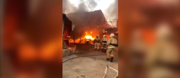 Алматыда эмерек цехинде жарылуу болду. Видео - Sputnik Кыргызстан