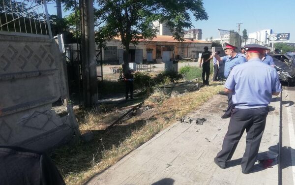 Сейчас на месте аварии работают сотрудники УПСМ. - Sputnik Кыргызстан
