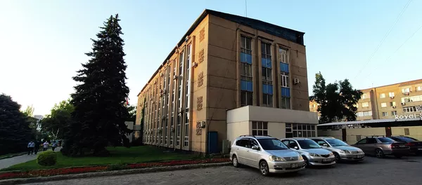 Здание Октябрьского акимиата Бишкека - Sputnik Кыргызстан