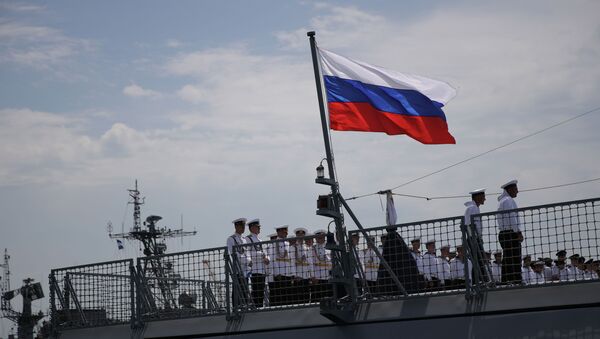 Церемония поднятия флага на корабле Дмитрий Рогачев - Sputnik Кыргызстан