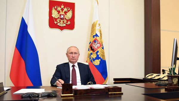 Президент РФ Владимир Путин во время встречи в режиме видеоконференции. - Sputnik Кыргызстан