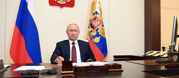 Президент РФ Владимир Путин во время встречи в режиме видеоконференции. - Sputnik Кыргызстан