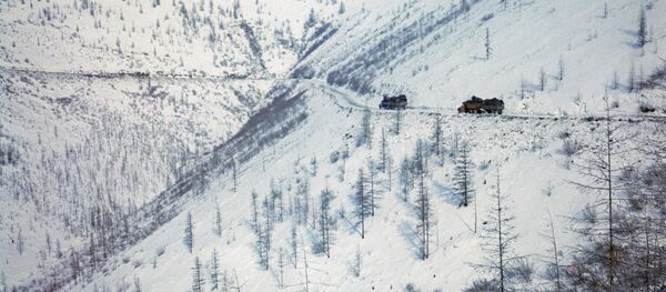 Грузовые машины на перевале. Архивное фото - Sputnik Кыргызстан