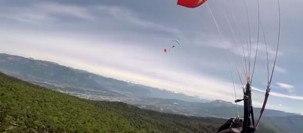 500 метр бийиктиктен кулаган франциялык спортчулардын видеосу - Sputnik Кыргызстан