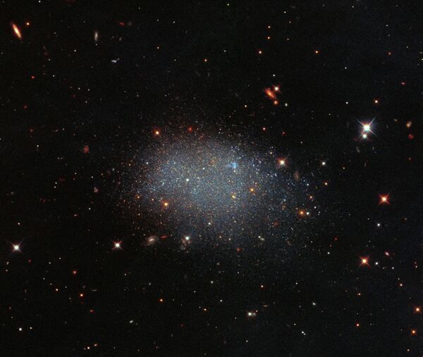 Карликовая галактика KK 246, она же ESO 461−036 - Sputnik Кыргызстан