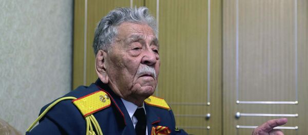Ветеран ВОВ, писатель и общественный деятель Асек Урманбетов - Sputnik Кыргызстан