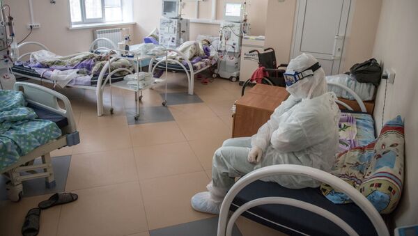 Медицинские работники в палате с пациентами - Sputnik Кыргызстан