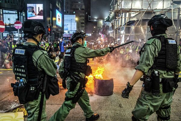 Разгон протестующих в Гонконге - Sputnik Кыргызстан