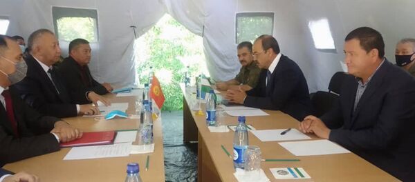 Биринчи вице-премьер Кубатбек Боронов Өзбекстандын премьер-министри Абдулла Арипов менен жолугушуу учрунда - Sputnik Кыргызстан