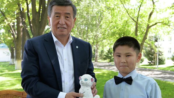 Встреча Сооронбая Жээнбекова с детьми — участниками телепроекта «Мээрим» - Sputnik Кыргызстан