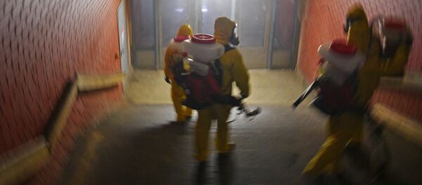 Дезинфекция Казанского вокзала в Москве Дезинфекция Казанского вокзала в Москве - Sputnik Кыргызстан