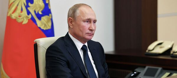 Президент РФ В. Путин встретился в режиме телемоста с уполномоченным по правам ребенка А. Кузнецовой и многодетными семьями Президент РФ В. Путин встретился в режиме телемоста с уполномоченным по правам ребенка А. Кузнецовой и многодетными семьями - Sputnik Кыргызстан