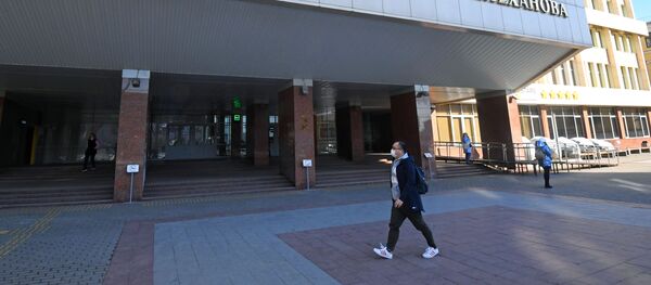 С 17 марта вузы переводят студентов на дистанционное обучение из-за коронавируса - Sputnik Кыргызстан