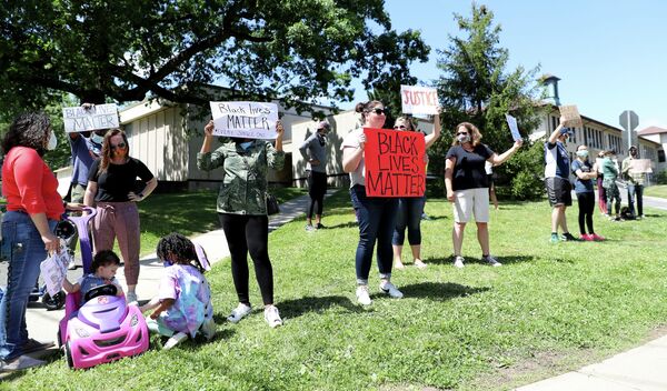 Бизге ызы-чуунун кереги жок! АКШдагы кыргызстандыктар менен маек - Sputnik Кыргызстан