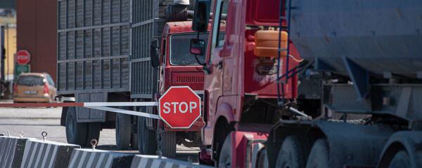 Пробки из грузовых машин на кыргызско-казахской границе - Sputnik Кыргызстан