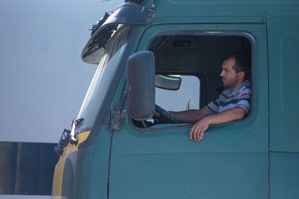 Пробки из грузовых машин на кыргызско-казахской границе - Sputnik Кыргызстан