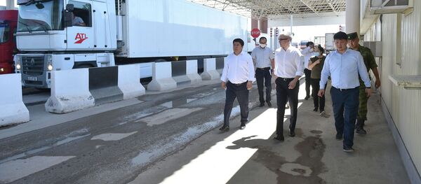 Ситуация на контрольно-пропускном пункте Ак-Тилек — Автодорожный - Sputnik Кыргызстан