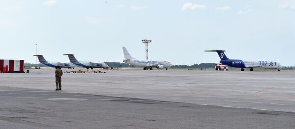 Подготовка к возобновлению внутренних авиарейсов в аэропорту Манас - Sputnik Кыргызстан