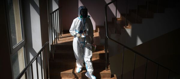 Врач в госпитале для лечения зараженных коронавирусной инфекцией COVID-19. Архивное фото Врач в госпитале для лечения зараженных коронавирусной инфекцией COVID-19. Архивное фото - Sputnik Кыргызстан