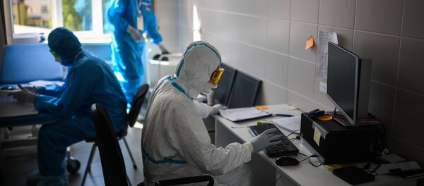 Дарыгерлер ооруканада жумуш учурунда. Архив - Sputnik Кыргызстан