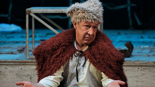 Актёр Михаил Ефремов во время спектакля. Архивное фото - Sputnik Кыргызстан