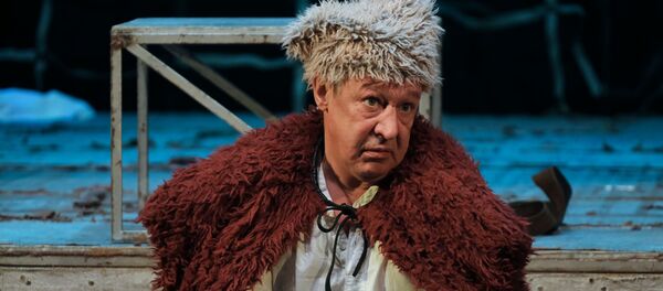 Актёр Михаил Ефремов во время спектакля. Архивное фото - Sputnik Кыргызстан