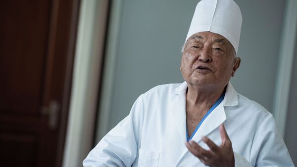 Хирург, доктор медицинских наук, профессор Мамбет Мамакеев - Sputnik Кыргызстан