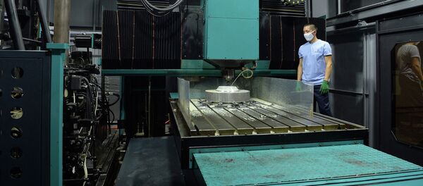 Визит президента С. Жээнбекова автостроительного завода Кыргыз Унаа Курулуш в Оше Визит президента С. Жээнбекова автостроительного завода Кыргыз Унаа Курулуш в Оше - Sputnik Кыргызстан