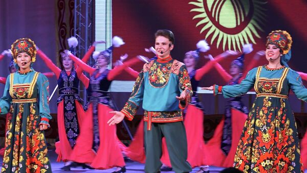 Как в Бишкеке отметили День России — видео с необычного концерта - Sputnik Кыргызстан