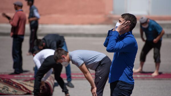 Первый пятничный намаз в Бишкеке. Архивное фото - Sputnik Кыргызстан