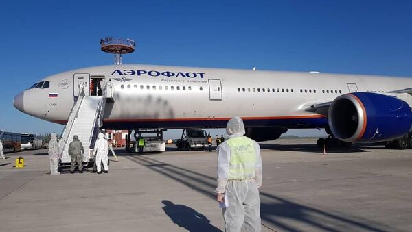 14 июня в Кыргызстан прибыл рейс авиакомпании Аэрофлот по маршруту Москва – Бишкек, которым в Кыргызстан возвращены 437 граждан КР - Sputnik Кыргызстан