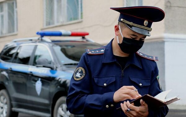 В управлении отметили, что сотрудники должны адаптироваться к новым условиям работы в период пандемии коронавируса. - Sputnik Кыргызстан