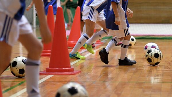Тренировка детской футбольной команды. Архивное фото - Sputnik Кыргызстан