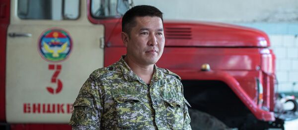 ӨКМдин Бишкек шаардык башкармалыгынын ыкчам нөөмөт бөлүмүнүн башчысы Урматбек Сариев - Sputnik Кыргызстан