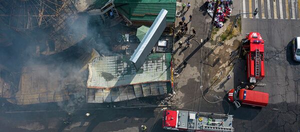 Что осталось после крупного пожара на юге Бишкека — видео с дрона - Sputnik Кыргызстан