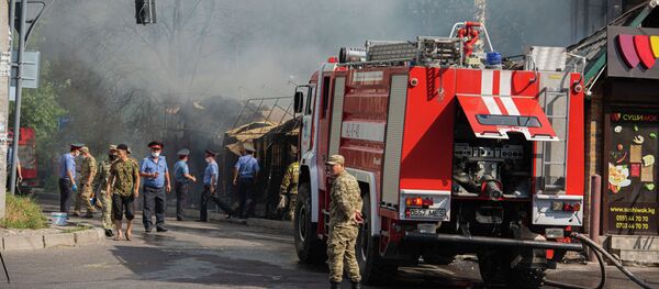 Борбор калаанын 6-кичи районунда чыккан өрт - Sputnik Кыргызстан