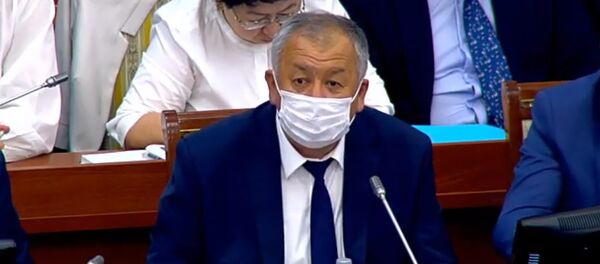 Кийин сүйүнөм. Касымалиева маанайы суз Бороновдун ал-жайын сурады. Видео - Sputnik Кыргызстан