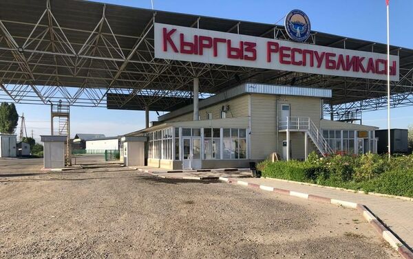 Учурда өткөрүү пункттарында автоунаа тыгыны жок - Sputnik Кыргызстан