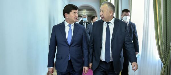 Кубатбек Боронов жана Мухаммедкалый Абылгазиев. Архив - Sputnik Кыргызстан