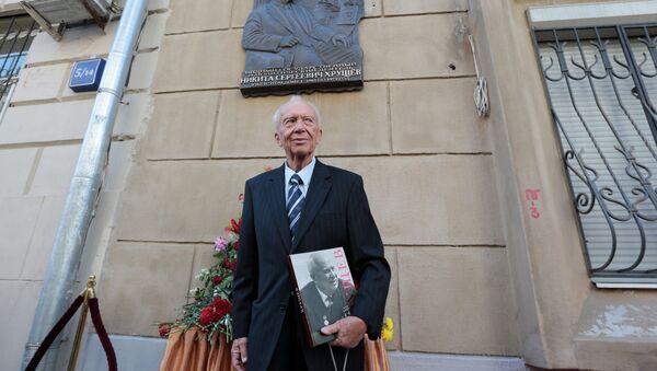 Сын бывшего первого секретаря ЦК КПСС Сергей Хрущев. Архивное фото - Sputnik Кыргызстан