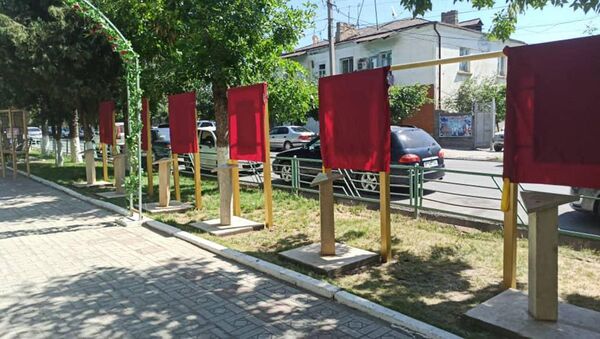 В Джалал-Абаде состоялось торжественное открытие аллеи памяти семи героев Советского Союза, проживавших в этом городе - Sputnik Кыргызстан