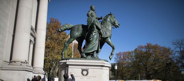 Статуя Теодора Рузвельта в Американского музея естественной истории. Архивное фото - Sputnik Кыргызстан