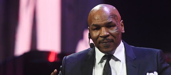 Боксер Майк Тайсон - Sputnik Кыргызстан