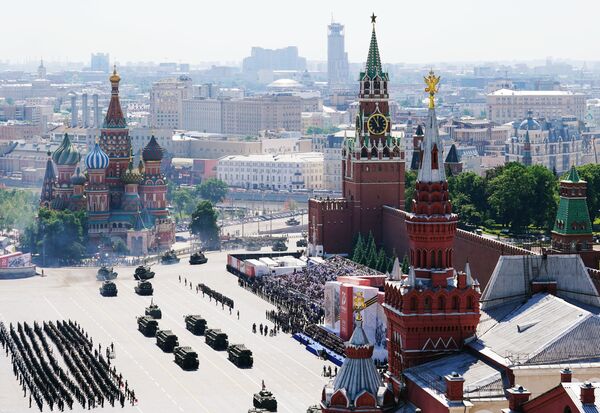 Военный парад в ознаменование 75-летия Победы на Красной площади - Sputnik Кыргызстан