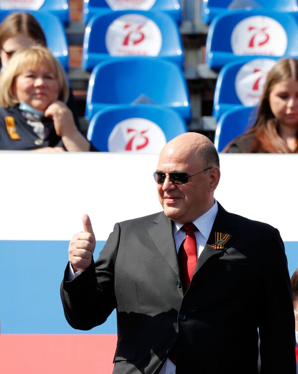Председатель правительства РФ Михаил Мишустин на параде Победы в Моске - Sputnik Кыргызстан