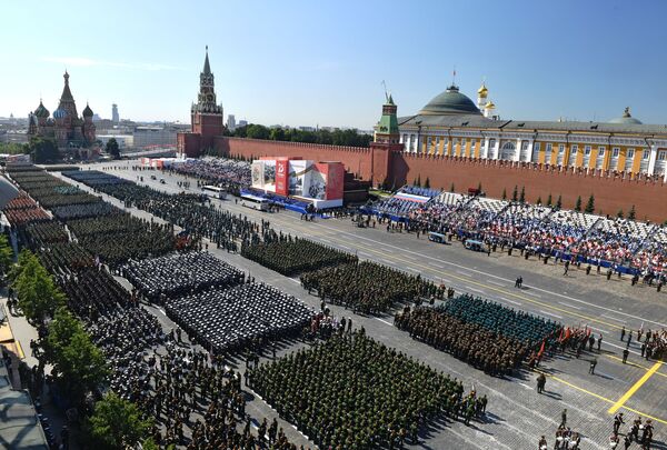 Военный парад в ознаменование 75-летия Победы на Красной площади в Москве - Sputnik Кыргызстан