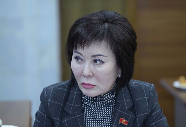 Бишкекте миңден ашуун адам сөз эркиндигин чектөөгө каршы жүрүшкө чыкты. Сүрөт - Sputnik Кыргызстан