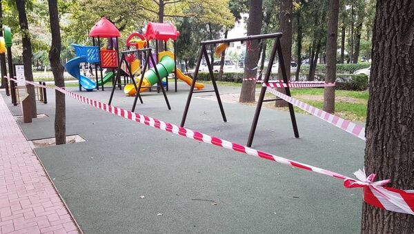 Закрытие парков, скверов и детских площадок в Бишкеке - Sputnik Кыргызстан