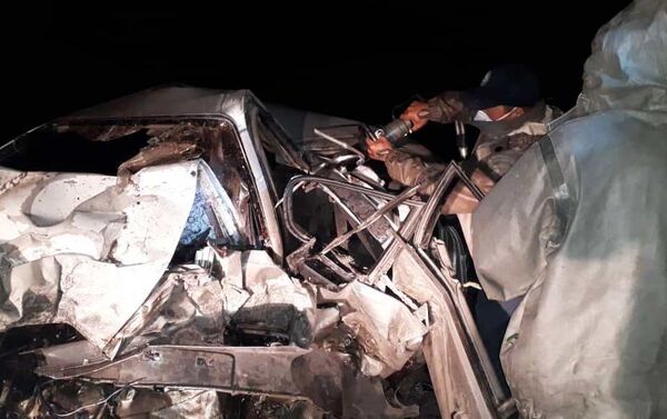 В Тонском районе Иссык-Кульской области произошло ДТП, в котором погибли четыре человека, сообщила пресс-служба Министерства чрезвычайных ситуаций - Sputnik Кыргызстан